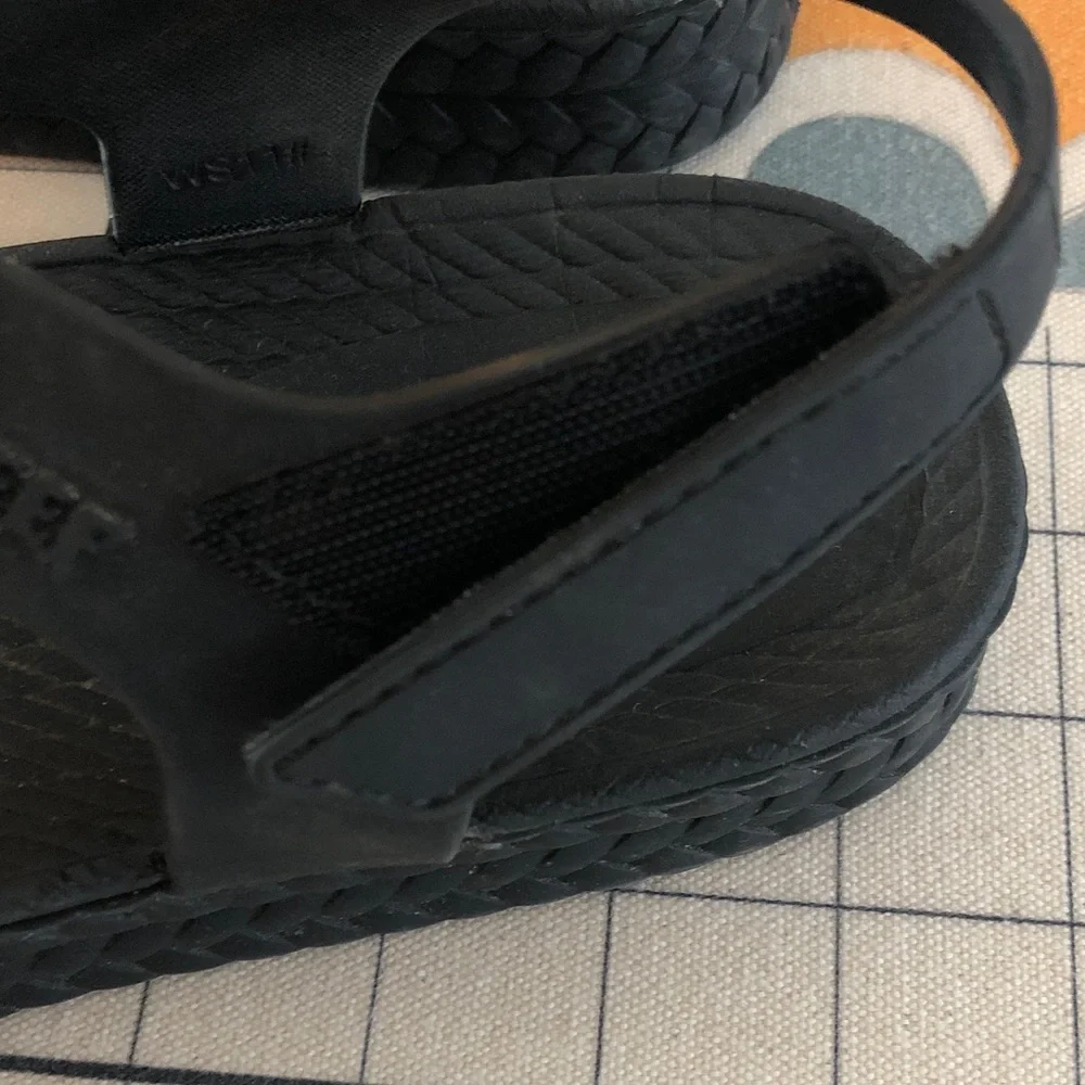 Reef Black Fisherman Sandals - Picture 3 of 4